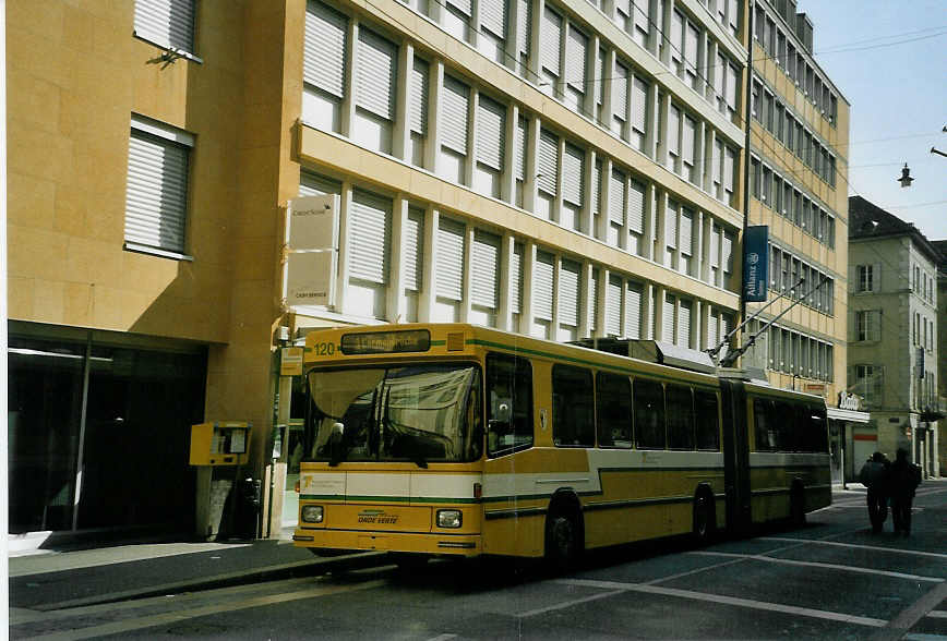 (083'909) - TN Neuch�tel - Nr. 120 - NAW/Hess Gelenktrolleybus am 19. M�rz 2006 in Neuch�tel, Croix-du-March�