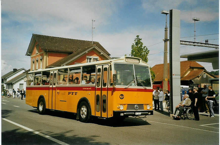 (085'022) - Zimmermann, Niederwangen - BE 24'071 - Saurer/T�scher (ex P 24'632) am 13. Mai 2006 beim Bahnhof Aarberg