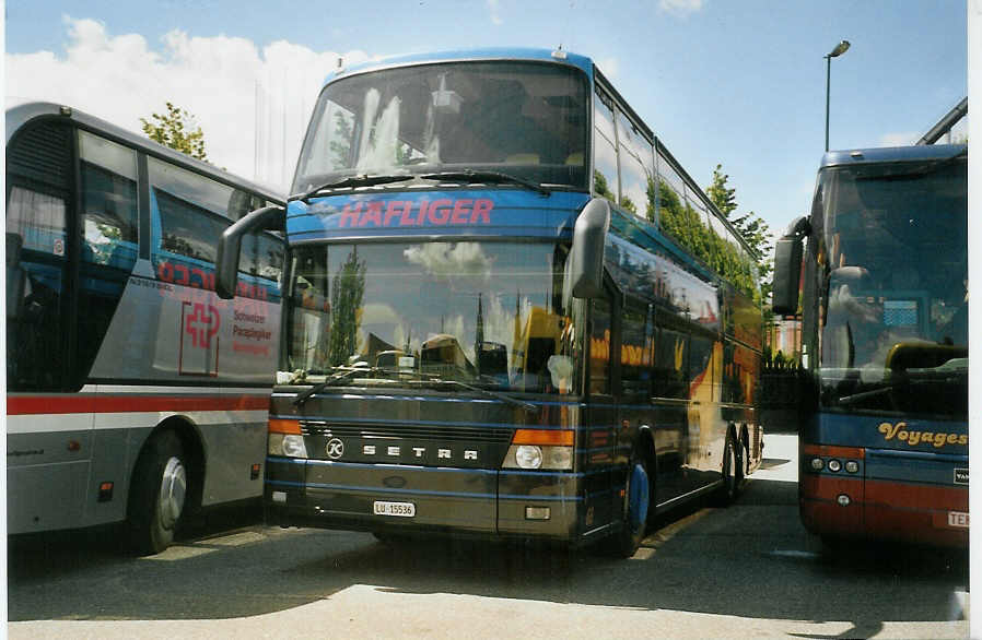 (085'226) - Aus der Schweiz: H�fliger, Sursee - Nr. 68/LU 15'536 - Setra am 19. Mai 2006 in Rust, Europapark