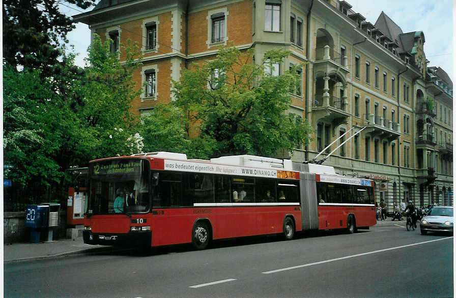 (085'503) - Bernmobil, Bern - Nr. 10 - NAW/Hess Gelenktrolleybus am 22. Mai 2006 in Bern, Universit�t