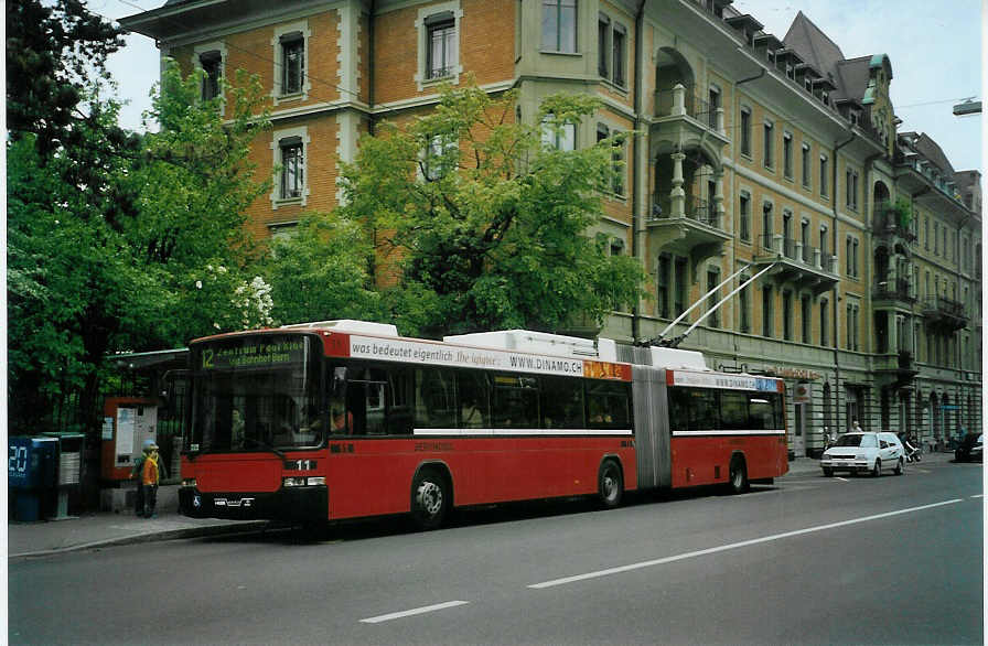 (085'505) - Bernmobil, Bern - Nr. 11 - NAW/Hess Gelenktrolleybus am 22. Mai 2006 in Bern, Universit�t