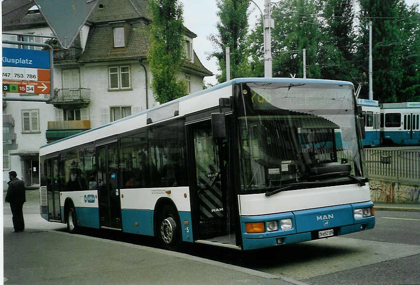 (085'613) - Gut, Binz - Nr. 5/ZH 652'105 - MAN am 25. Mai 2006 in Z�rich, Klusplatz