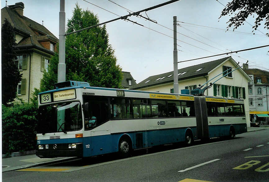 (085'628) - VBZ Z�rich - Nr. 112 - Mercedes Gelenktrolleybus am 25. Mai 2006 in Z�rich, Klusplatz