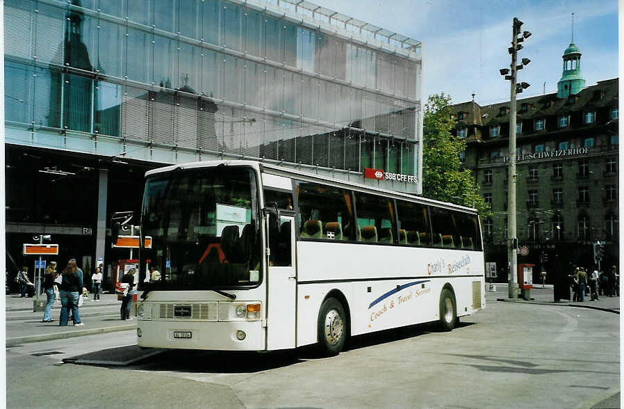 (085'835) - R�egg, Untersiggenthal - AG 18'104 - Van Hool am 5. Juni 2006 beim Bahnhof Bern