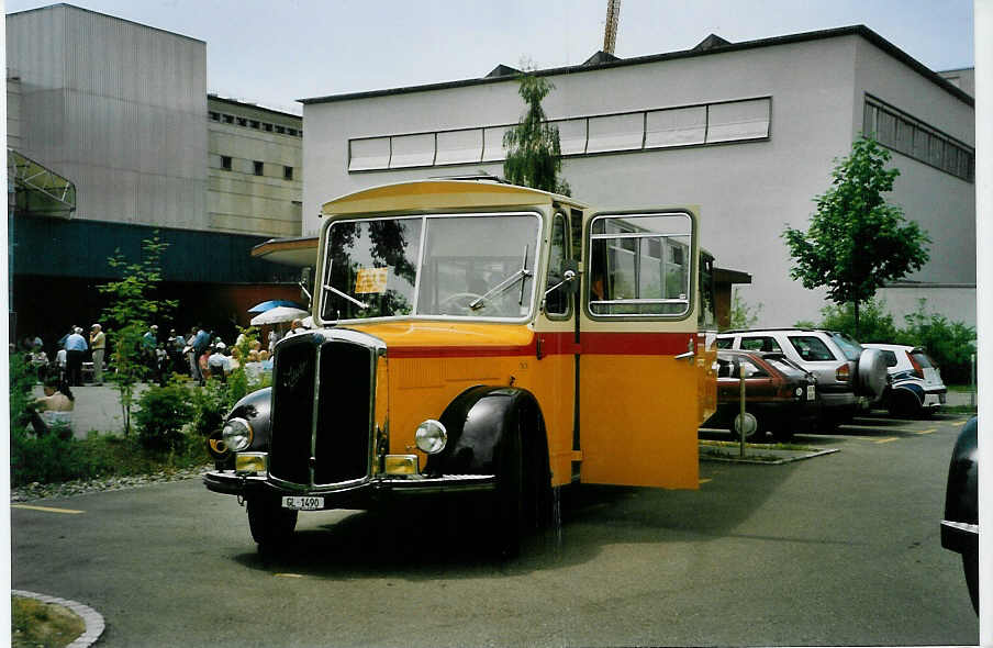 (087'003) - Biegger, Uster - Nr. 10/GL 1490 - Saurer/R&J (ex Sidler, Sempach) am 25. Juni 2006 in Bern, Museum f�r Kommunikation