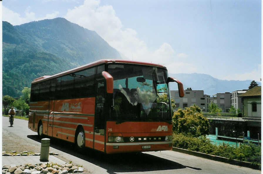 (087'112) - AFA Adelboden - Nr. 26/BE 21'181 - Setra (ex Nr. 16; ex Fr�hlich, D-Ludwigshafen/Rhein) am 2. Juli 2006 beim Bahnhof Interlaken West