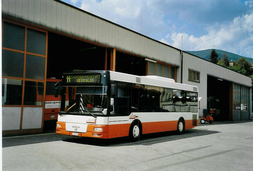 (088'517) - AMSA Chiasso - Nr. 8/TI 156'708 - MAN/G�ppel am 2. August 2006 in Balerna, Garage