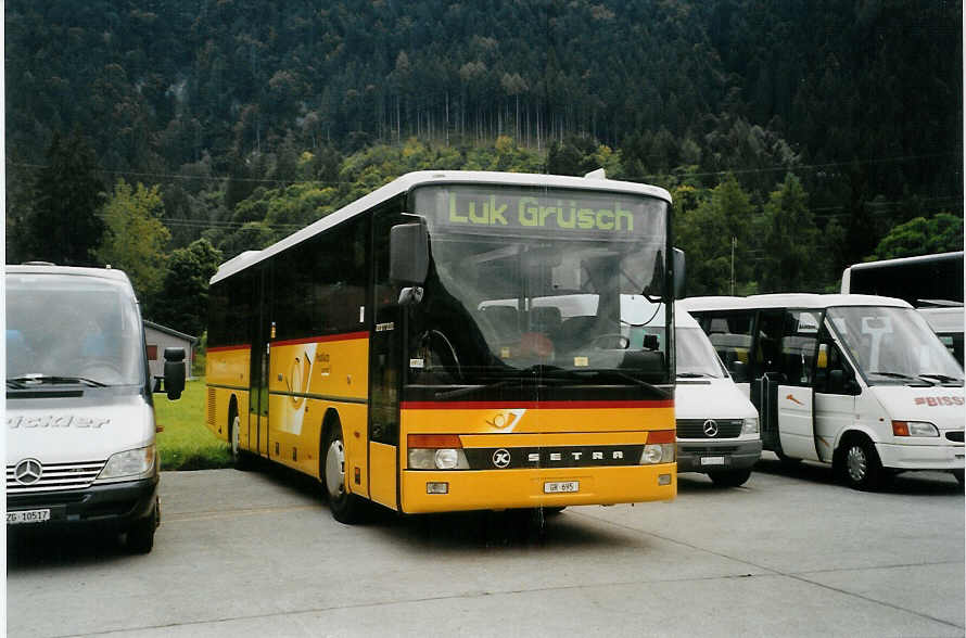 (089'515) - Luk, Gr�sch - GR 695 - Setra (ex PostAuto Graub�nden; ex P 26'018) am 3. September 2006 in Interlaken, Flugplatz