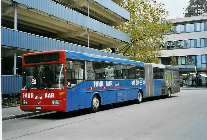 (090'500) - B�rgi, Wil - SG 284'674 - Mercedes (ex Larag, Wil; ex SBC Chur (Engadinbus); ex AAGS Schwyz Nr. 30; ex Vorf�hrfahrzeug) am 11. November 2006 beim Hauptbahnhof Winterthur
