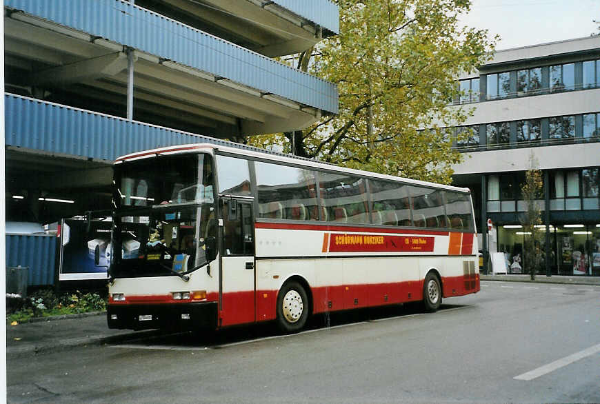(090'520) - Sch�rmann, Baden - SO 144'685 - Van Hool am 11. November 2006 beim Hauptbahnhof Winterthur