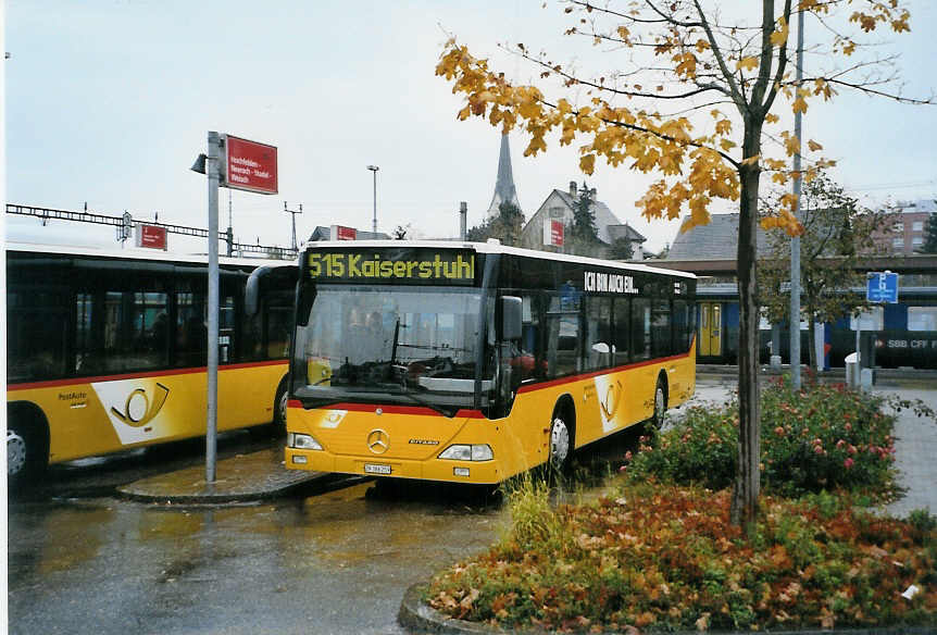(090'615) - ASN Stadel - ZH 386'259 - Mercedes am 11. November 2006 beim Bahnhof B�lach