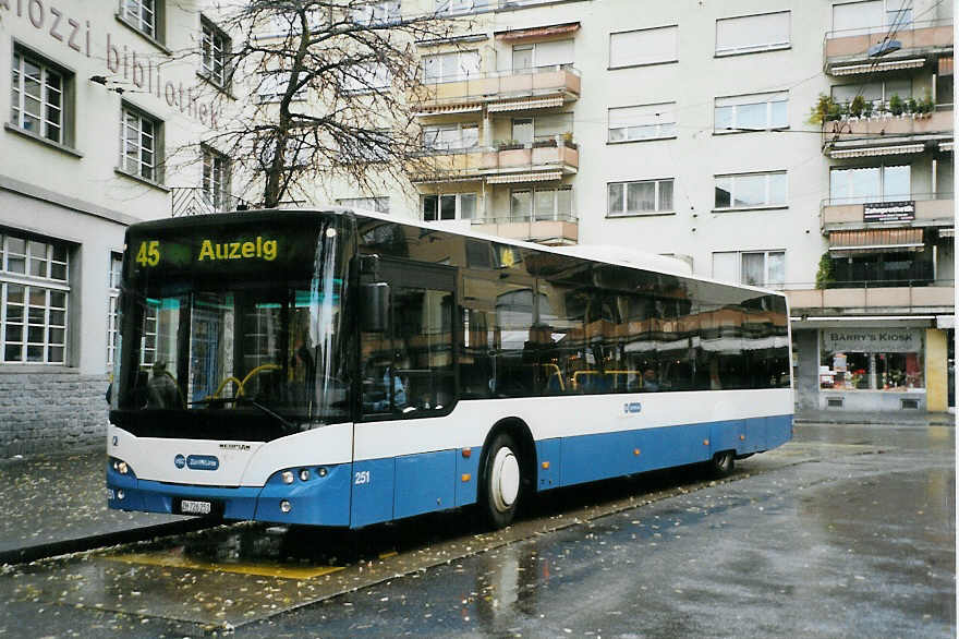 (090'625) - VBZ Z�rich - Nr. 251/ZH 726'251 - Neoplan am 11. November 2006 beim Bahnhof Z�rich-Oerlikon