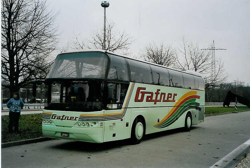 (091'118) - Aus der Schweiz: Gafner, Thun - Nr. 23/BE 317'730 - Neoplan am 26. Dezember 2006 in L�rrach, Grenze