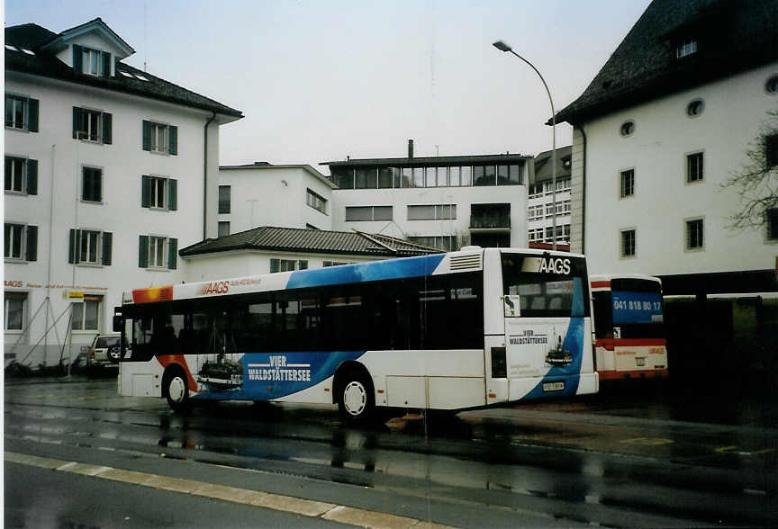 (091'328) - AAGS Schwyz - Nr. 42/SZ 5389 - MAN (ex Wegm�ller, Weggis) am 1. Januar 2007 in Schwyz, Postplatz