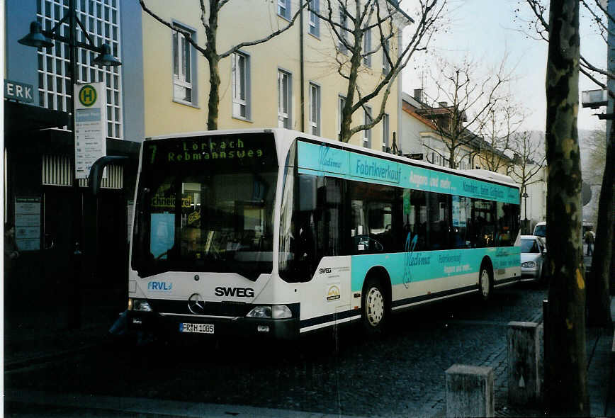 (091'820) - SWEG Lahr - FR-H 1005 - Mercedes am 3. Februar 2007 in L�rrach, Senserplatz