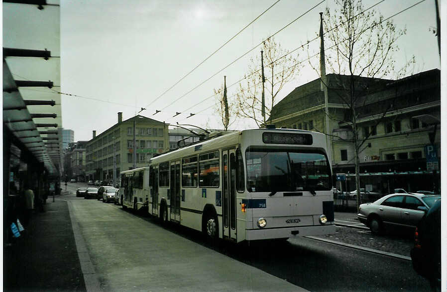 (092'533) - TL Lausanne - Nr. 758 - NAW/Lauber Trolleybus am 17. M�rz 2007 beim Bahnhof Lausanne
