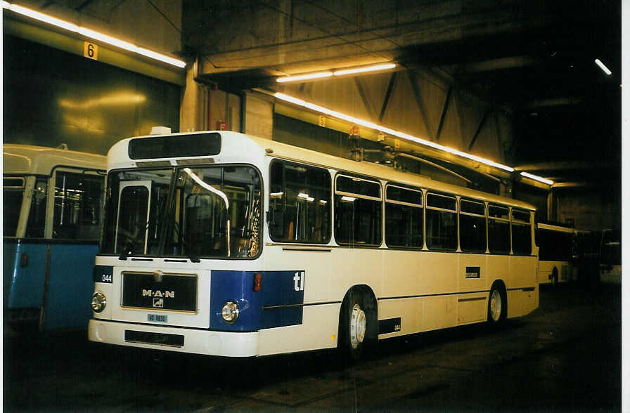 (092'929) - TL Lausanne - Nr. 44/VD 8830 - MAN Enteiser am 17. M�rz 2007 in Lausanne, D�p�t Borde