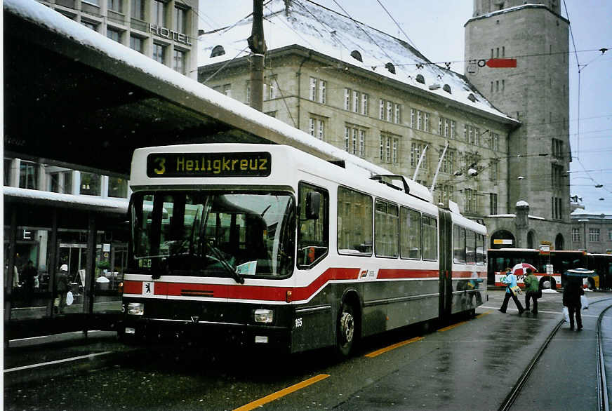 (093'101) - VBSG St. Gallen - Nr. 165 - NAW/Hess Gelenktrolleybus am 22. M�rz 2007 beim Bahnhof St. Gallen