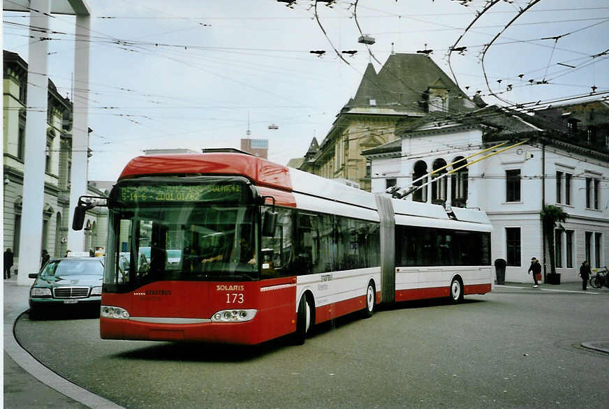 (093'215) - SW Winterthur - Nr. 173 - Solaris Gelenktrolleybus am 22. M�rz 2007 beim Hauptbahnhof Winterthur