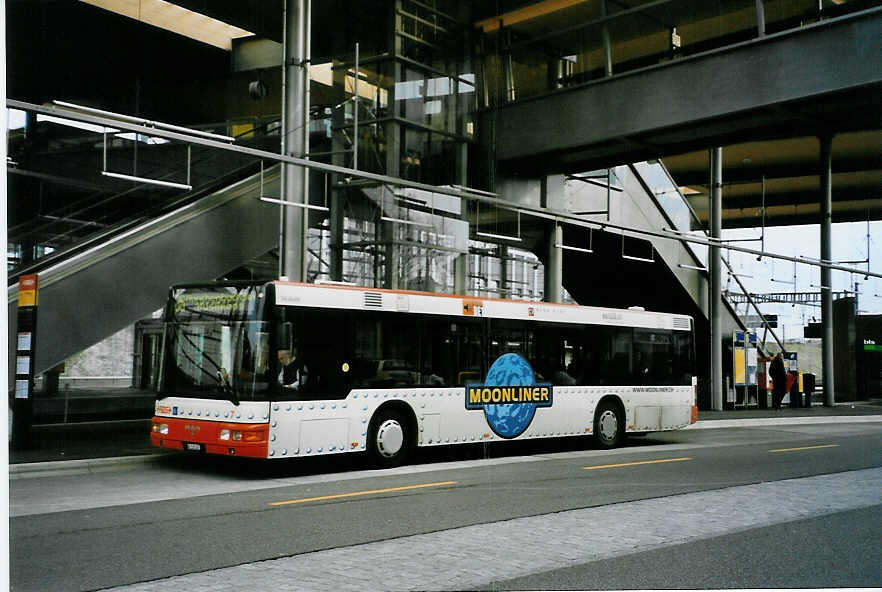 (093'430) - RBS Worblaufen - Nr. 7/BE 535'307 - MAN am 25. M�rz 2007 beim Bahnhof Zollikofen