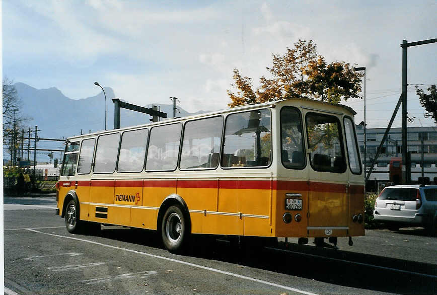 (09'405) - Tiemann, Oetwil - Nr. 6/ZH 560'266 - FBW/FHS (ex B�tra, Birr Nr. 28; ex P 24'186) am 28. Oktober 2006 in Thun, Seestrasse