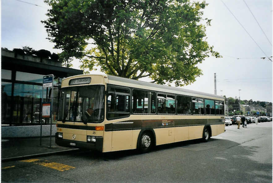 (094'618) - AZZK Zollikon - Nr. 25/ZH 492'025 - Mercedes/R&J am 26. Mai 2007 beim Bahnhof Z�rich-Tiefenbrunnen