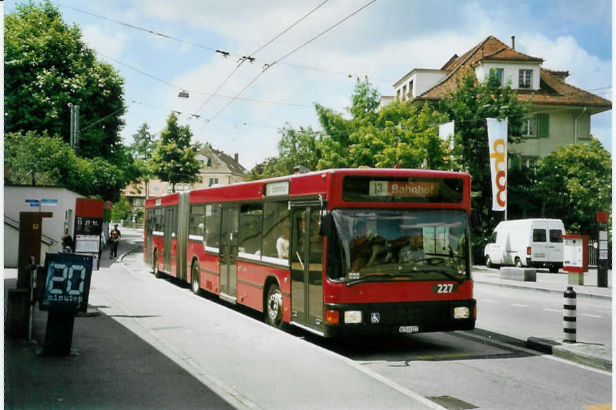 (095'402) - Bernmobil, Bern - Nr. 227/BE 513'227 - MAN am 8. Juni 2007 in B�mpliz, Post