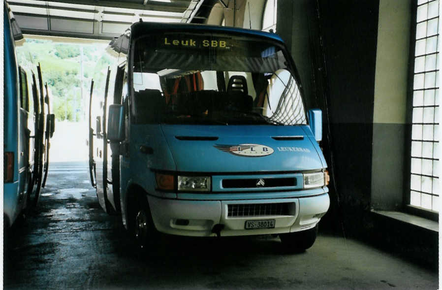 (095'706) - LLB Susten - Nr. 14/VS 38'014 - Iveco/Auw�rter am 23. Juni 2007 in Leuk, Garage