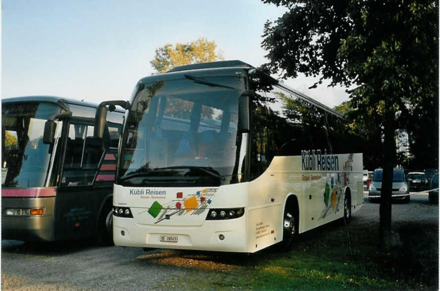 (097'013) - K�bli, Gstaad - BE 26'563 - Volvo (ex AAGK Koppigen Nr. 25) am 4. August 2007 in Thun, Lachenwiese