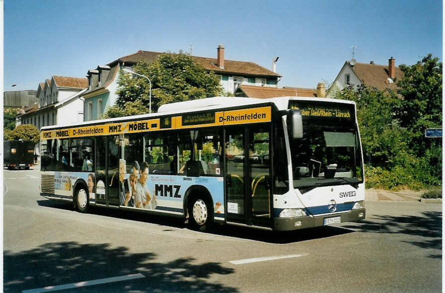 (097'025) - SWEG Lahr - FR-H 1515 - Mercedes am 6. August 2007 beim Bahnhof L�rrach