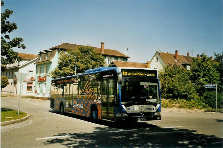 (097'035) - SWEG Lahr - FR-H 2639 - Mercedes am 6. August 2007 beim Bahnhof L�rrach