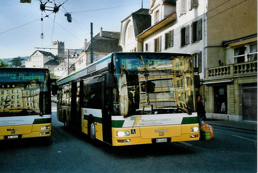 (100'310) - TN Neuch�tel - Nr. 203/NE 114'203 - MAN am 13. Oktober 2007 in Neuch�tel, Place Pury