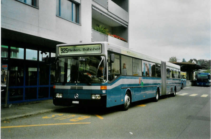 (100'425) - VZO Gr�ningen - Nr. 151/ZH 222'251 - Mercedes (ex Nr. 51) am 22. Oktober 2007 beim Bahnhof St�fa