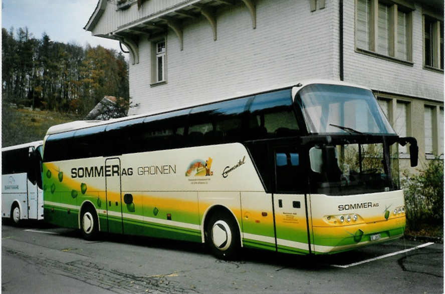 (101'533) - Sommer, Gr�nen - BE 26'938 - Neoplan am 2. Dezember 2007 in Spiez, Kirche