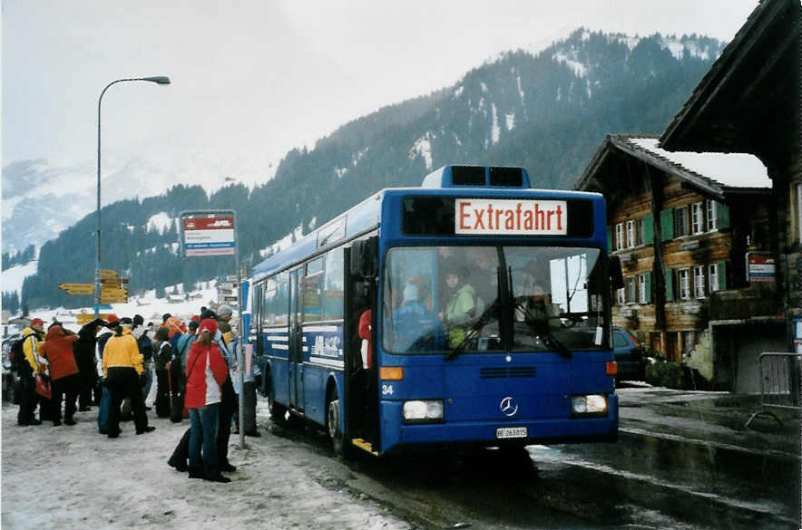 (103'033) - AFA Adelboden - Nr. 34/BE 263'015 - Mercedes (ex Nr. 17; ex Fr�hlich, Z�rich Nr. 603; ex VBZ Z�rich Nr. 682) am 6. Januar 2008 in Adelboden, Kreuzgasse