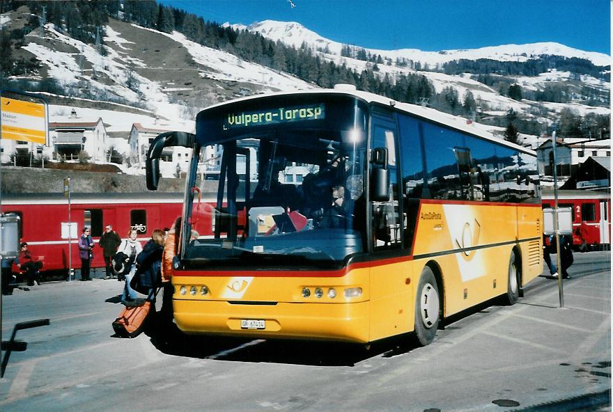 (104'410) - PostAuto Graub�nden - GR 67'414 - Neoplan am 19. Februar 2008 beim Bahnhof Scuol-Tarasp