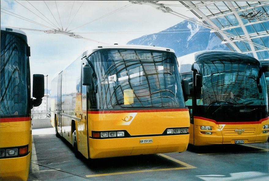 (105'004) - PostAuto Graub�nden - GR 159'305 - Neoplan (ex P 25'140) am 9. M�rz 2008 in Chur, Postautostation