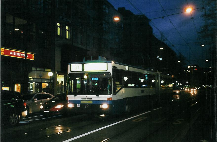(105'030) - VBZ Z�rich - Nr. 9 - Mercedes Gelenktrolleybus am 9. M�rz 2008 in Z�rich, L�wenstrasse