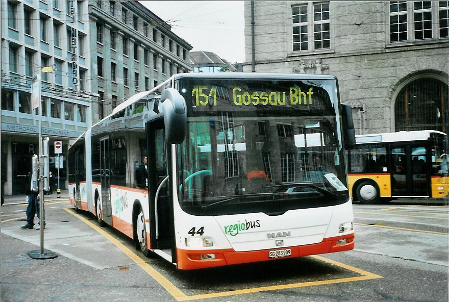 (105'814) - Regiobus, Gossau - Nr. 44/SG 283'909 - MAN am 29. M�rz 2008 beim Bahnhof St. Gallen
