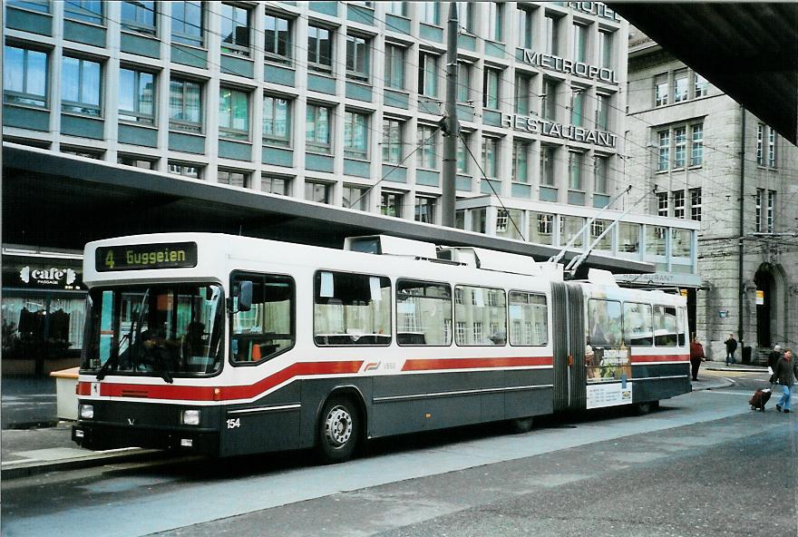 (105'826) - VBSG St. Gallen - Nr. 154 - NAW/Hess Gelenktrolleybus am 29. M�rz 2008 beim Bahnhof St. Gallen