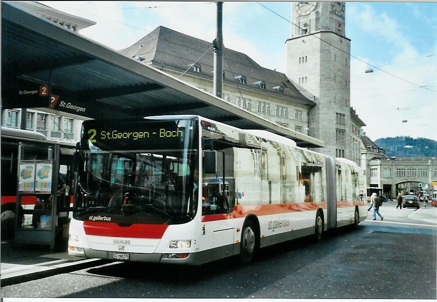 (105'829) - St. Gallerbus, St. Gallen - Nr. 275/SG 198'275 - MAN am 29. M�rz 2008 beim Bahnhof St. Gallen
