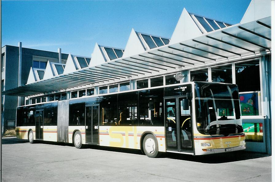 (106'017) - STI Thun - Nr. 121/BE 700'121 - MAN am 30. M�rz 2008 in Thun, Garage