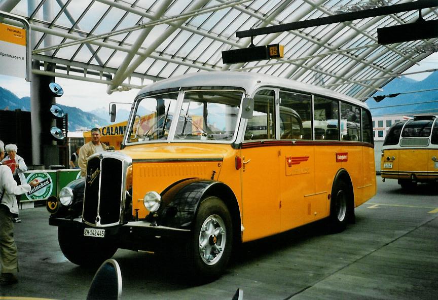 (107'135) - Dozza, K�snacht - Nr. 6/ZH 142'445 - Saurer/Krapf (ex Roost, Steinhausen; ex Fleischmann, Schaffhausen, ex Mezger, Altdorf/SH) am 24. Mai 2008 in Chur, Postautostation