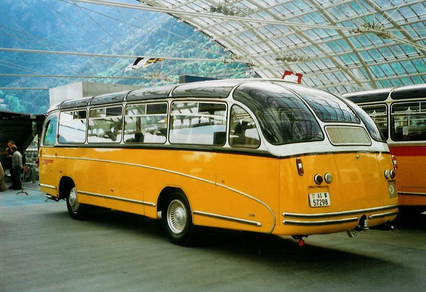 (107'225) - Zimmerli J., Oftringen - AG 57'298 - Berna/T�scher (ex Stutz, Oberlunkhofen; ex Leu, Schongau; ex Wicki, Bremgarten; ex P 22'054; ex P 20'704) am 24. Mai 2008 in Chur, Postautostation