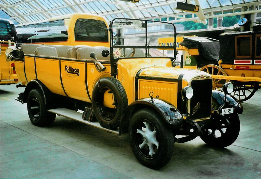 (107'230) - R�llin, Hirzel - SZ 955 - FBW/Seitz-Hess (ex RhV Altst�tten; ex P 2881/1529) am 24. Mai 2008 in Chur, Postautostation