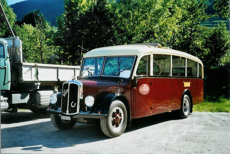 (108'011) - Sturzenegger, Bergdietikon - ZH 132'121 - Saurer/Saurer (ex Mazzoleni, Chur; ex Societ� Rabadan, Bellinzona; ex Faggio, Bellinzona) am 21. Juni 2008 in Aigle, Saurertreffen