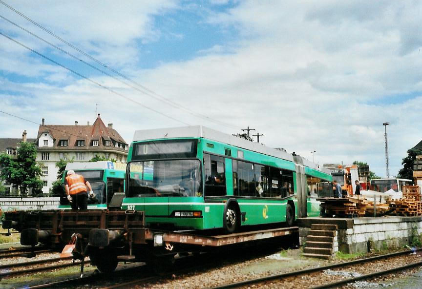 (108'830) - BVB Basel - Nr. 927 - Neoplan Gelenktrolleybus am 7. Juli 2008 in Basel, G�terbahnhof Wolf