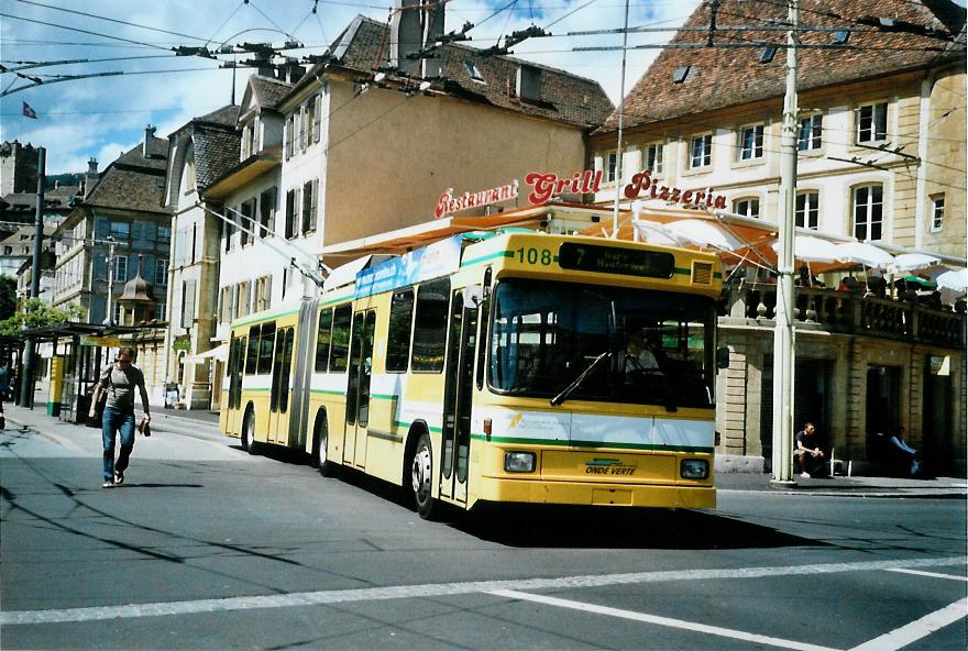 (109'910) - TN Neuch�tel - Nr. 108 - NAW/Hess Gelenktrolleybus am 2. August 2008 in Neuch�tel, Place Pury