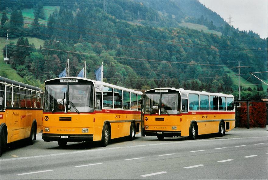 (111'034) - Schmid, Th�rishaus - BE 26'206 - Saurer/T�scher (ex P 24'244) + Zimmermann, Niederwangen - BE 985 U - Saurer/T�scher (ex P 24'289) am 27. September 2008 beim Bahnhof Reichenbach 