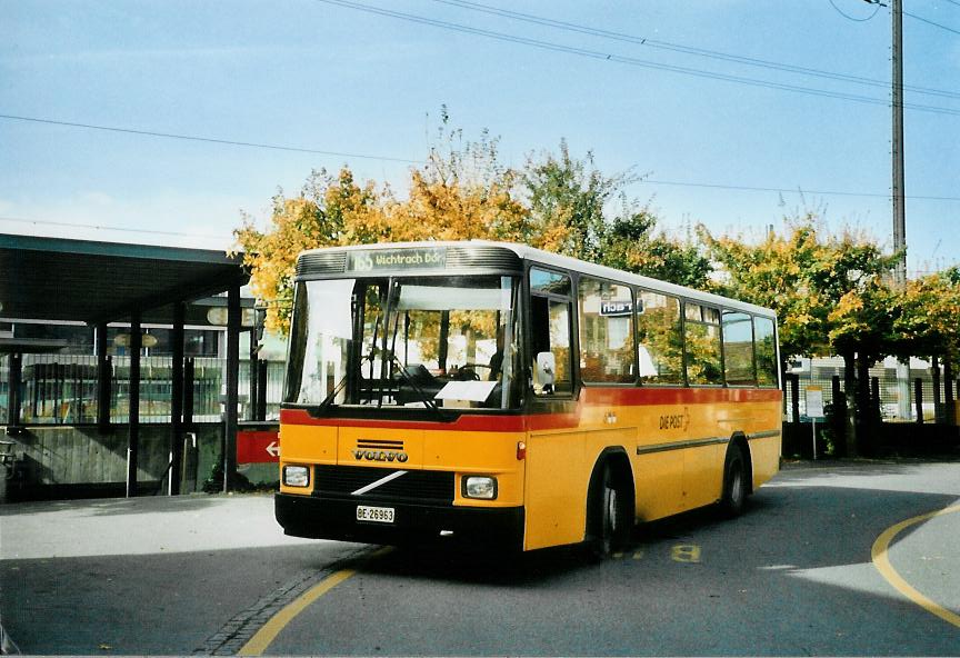 (111'630) - Lengacher, M�nsingen - Nr. 4/BE 26'963 - Volvo/Hess (ex Steiner, Messen) am 14. Oktober 2008 beim Bahnhof Wichtrach